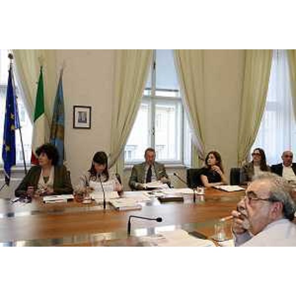 Loredana Panariti (Assessore regionale Lavoro e Formazione), Debora Serracchiani (Presidente Friuli Venezia Giulia) e Sergio Bolzonello (Vicepresidente FVG e assessore Attività produttive) con le parti sociali su "Rilancimpresa", il Piano di sviluppo del settore industriale in Friuli Venezia Giulia - Trieste 09/06/2014