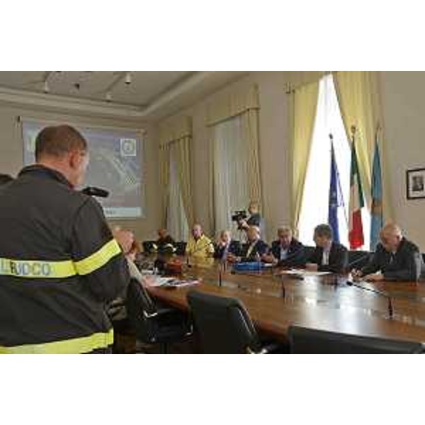 Francesco Peroni (Assessore regionale Finanze) e Igor Dolenc (Vicepresidente Provincia Trieste) alla presentazione del XXI Raduno nazionale dei Vigili del Fuoco (Trieste 13 giugno 2014) - Trieste 12/06/2014