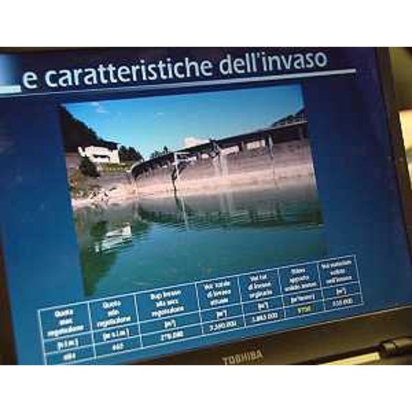 Illustrazione del Piano operativo di rimozione del sedimento nel Bacino di Ambiesta - Udine 13/06/2014