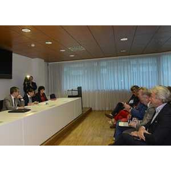 Debora Serracchiani (Presidente Regione Friuli Venezia Giulia), tra gli assessori regionali Francesco Peroni (Finanze) e Loredana Panariti (Lavoro), alla riunione di concertazione con le parti sociali sulla manovra di assestamento di Bilancio 2014 - Udine 16/06/2014