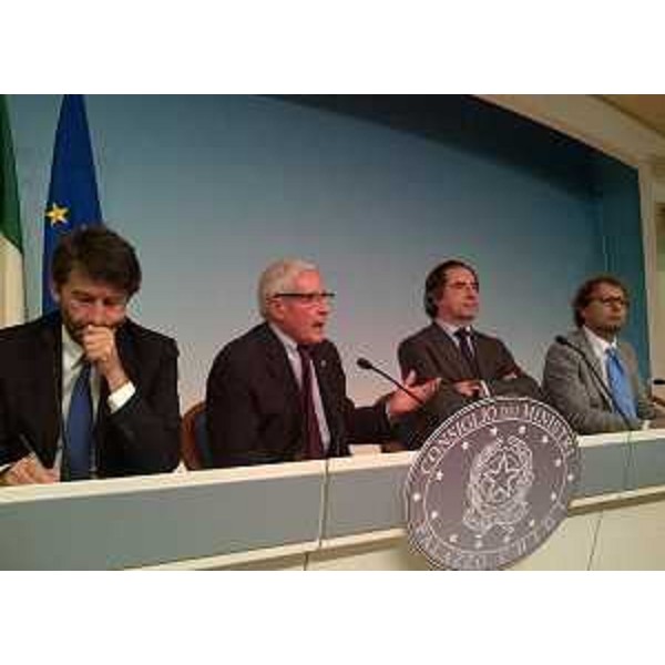 Dario Franceschini (Ministro Beni e Attività culturali e Turismo), Franco Marini (Presidente Comitato storico scientifico Anniversari di interesse nazionale), Riccardo Muti e Luca Lotti (Sottosegretario Presidenza Consiglio Ministri) - Roma 23/06/2014