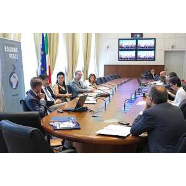 Dario Roustayan (Amministratore delegato Pilosio S.p.A.), Siba Shakib (Regista e scrittrice iraniana) e Sergio Bolzonello (Vicepresidente Regione FVG) in conferenza stampa di presentazione del quarto Pilosio Building Peace Award, nella sede della Regione Friuli Venezia Giulia - Trieste 25/06/2014