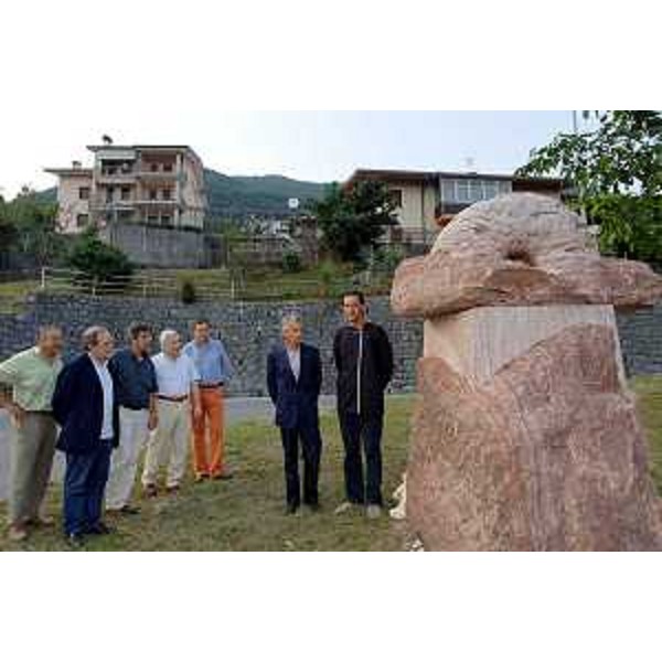 Riccardo Illy (Presidente Regione Friuli Venezia Giulia) alla cerimonia di chiusura della seconda edizione del Simposio internazionale di scultura organizzato dal Comune di Vito d'Asio e dalla Pro Loco di Anduins. (Anduins di Vito d'Asio 21/07/07)