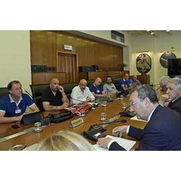 Incontro convocato da Sergio Bolzonello (Vicepresidente FVG e assessore regionale Attività produttive) sulla situazione della Mangiarotti S.p.A., con rappresentanti delle organizzazioni sindacali, di Friulia e il presidente di Mangiarotti Andrea Oddi, in Consiglio regionale - Trieste 26/06/2014