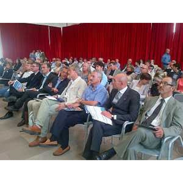 Platea alla presentazione dell'edizione 2014 del "Borsino" Osservatorio Immobiliare FVG, a cura di FIAIP-Federazione Italiana Agenti Immobiliari Professionali, nella Sala Conferenze della Centrale Idrodinamica del Porto Vecchio - Trieste 27/06/2014