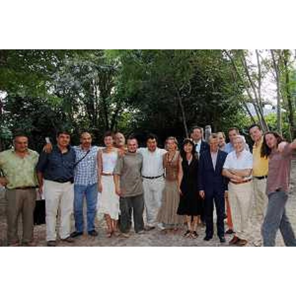 Riccardo Illy (Presidente Regione Friuli Venezia Giulia) alla cerimonia di chiusura della seconda edizione del Simposio internazionale di scultura organizzato dal Comune di Vito d'Asio e dalla Pro Loco di Anduins. (Anduins di Vito d'Asio 21/07/07)