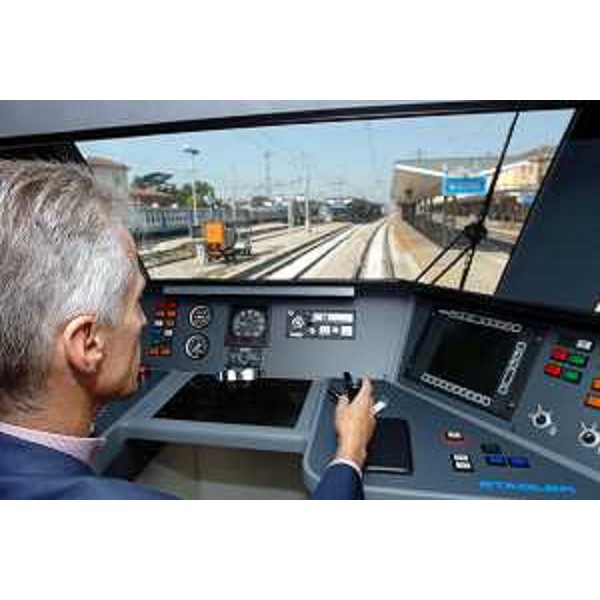 Riccardo Illy (Presidente Regione Friuli Venezia Giulia) durante il viaggio sulla tratta Udine-Cividale a bordo di uno dei due nuovi treni entrati in servizio. (Udine 21/07/07)