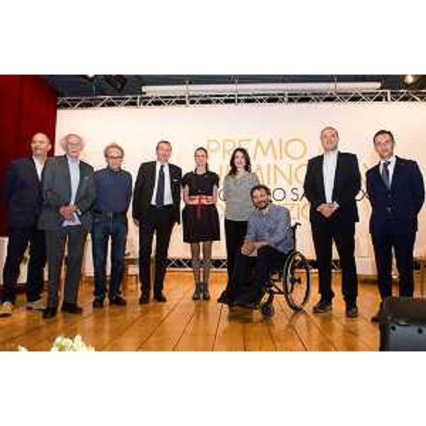 I vincitori del Premio Hemingway Zygmunt Bauman (Filosofo), sezione Avventura del Pensiero, Guido Guidi (Fotografo), sezione Fotolibro, Alice Albinia (Giornalista), sezione Reportage, Sergio Bolzonello (Vicepresidente FVG e assessore regionale Attività produttive) e Pierluigi Cappello (Poeta), della Giuria tecnica, durante la serata di premiazione - Lignano Sabbiadoro 28/06/2014