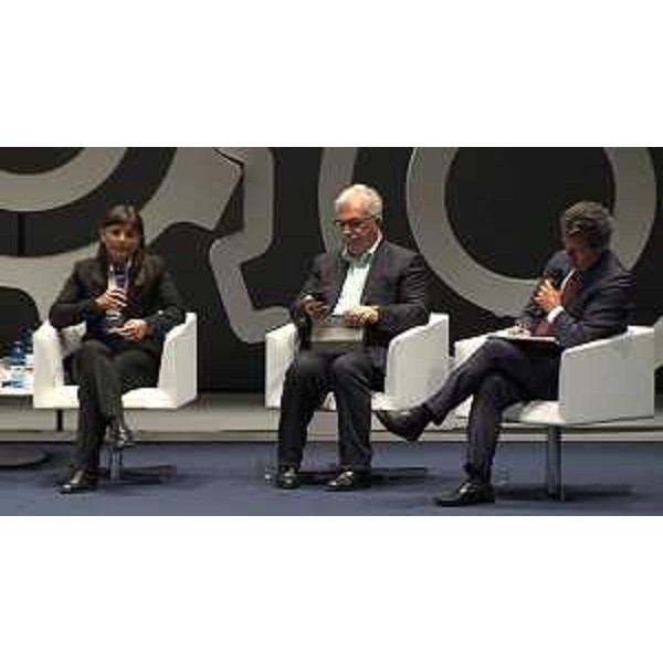 Debora Serracchiani (Presidente Regione Friuli Venezia Giulia), Raffaele Bonanni (Segretario generale CISL) e Sebastiano Barisoni (Vicedirettore Radio 24) all'Assemblea generale delle aziende associate a Confindustria Udine - Udine 30/06/2014