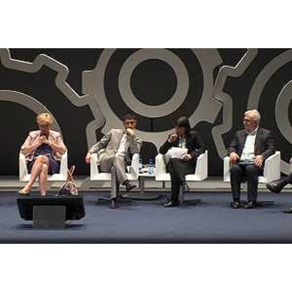 Federica Guidi (Ministro Sviluppo Economico), Matteo Tonon (Presidente Confindustria Udine), Debora Serracchiani (Presidente Regione Friuli Venezia Giulia) e Raffaele Bonanni (Segretario generale CISL) all'Assemblea generale delle aziende associate a Confindustria Udine - Udine 30/06/2014