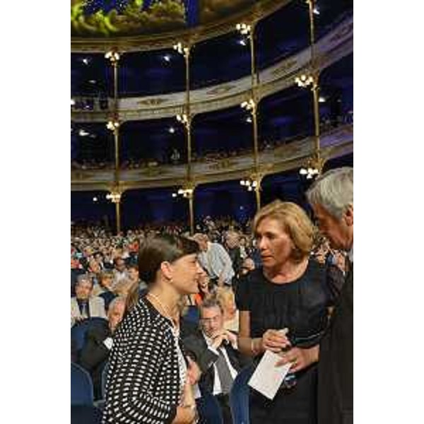 Debora Serracchiani (Presidente Regione Friuli Venezia Giulia) e Daniela Schifani-Corfini Luchetta (Presidente Fondazione Luchetta Ota D'Angelo Hrovatin) alla serata "I nostri Angeli" del Premio giornalistico internazionale Marco Luchetta, al Teatro Stabile Rossetti - Trieste 03/07/2014