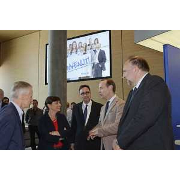 Riccardo Illy, Debora Serracchiani (Presidente Regione Friuli Venezia Giulia), Klaus-Peter Roehler (Amministratore delegato Allianz Italia), Oliver Baete (Membro board Allianz SA Monaco) e Roberto Cosolini (Sindaco Trieste) all'inaugurazione del nuovo atrio della sede della Compagnia di assicurazione Allianz in largo Ugo Irneri - Trieste 03/07/2014