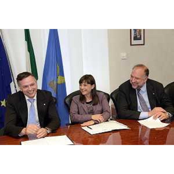 Michael Thamm (Amministratore delegato Costa Crociere), Debora Serracchiani (Presidente Regione Friuli Venezia Giulia) e Roberto Cosolini (Sindaco Trieste), nella sede della Regione FVG - Trieste 04/07/2014