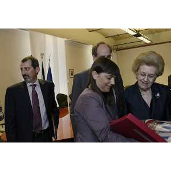 Debora Serracchiani (Presidente Regione Friuli Venezia Giulia) e Anna Maria Tarantola (Presidente RAI-Radiotelevisione Italiana), nella sede della Regione FVG - Trieste 04/07/2014
