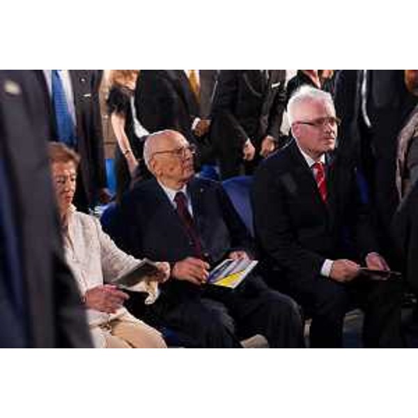 La signora Clio Napolitano e i Capi di Stato Giorgio Napolitano (Italia) e Ivo Josipovic (Croazia) al Concerto in onore dei Caduti di tutte le guerre diretto dal maestro Riccardo Muti - Sacrario Militare di Redipuglia (GO) 06/07/2014