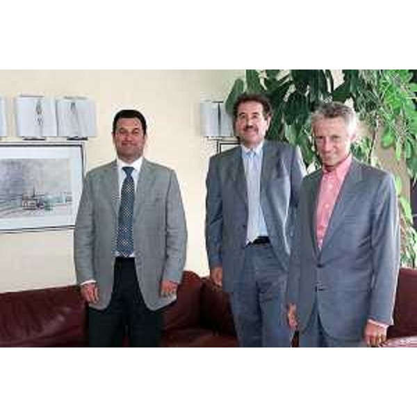 Riccardo Illy (Presidente Regione Friuli Venezia Giulia) e Franco Iacop (Assessore regionale Autonomie locali) con Mario Pezzetta (Sindaco Tavagnacco), presidente del Consiglio delle autonomie locali del Friuli Venezia Giulia. (Trieste 25/07/07)