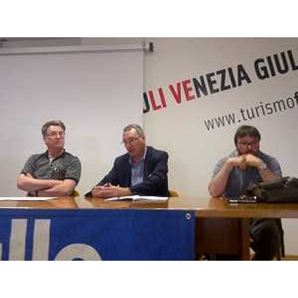 Sergio Bolzonello (Vicepresidente FVG e assessore regionale Attività produttive) ad un incontro con amministratori ed operatori economici locali - Piancavallo 07/07/2014