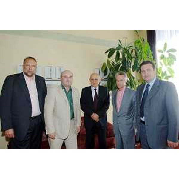 Riccardo Illy (Presidente Regione Friuli Venezia Giulia), Roberto Cosolini (Assessore regionale Università e Ricerca), Enzo Marsilio (Assessore regionale Risorse agricole, naturali e forestali), Andrea Mattiussi (Amministratore delegato Snia) e Carlo V. Bruschi (Capo ricerca Centro internazionale ingegneria genetica e biotecnologie, ICGEB) all'illustrazione dei progetti per biocarburanti in FVG. (Trieste 25/07/07)