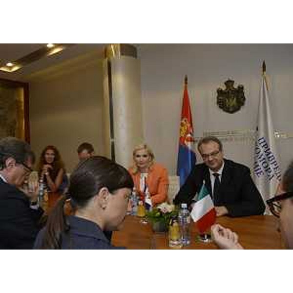 Debora Serracchiani (Presidente Regione Friuli Venezia Giulia) e Giovanni Da Pozzo (Presidente Unioncamere FVG) incontrano Zorana Mihajlovic (Ministro Infrastrutture e Trasporti Repubblica di Serbia) e Zeljko Sertic (Presidente Camera di Commercio di Serbia) - Belgrado 09/07/2014