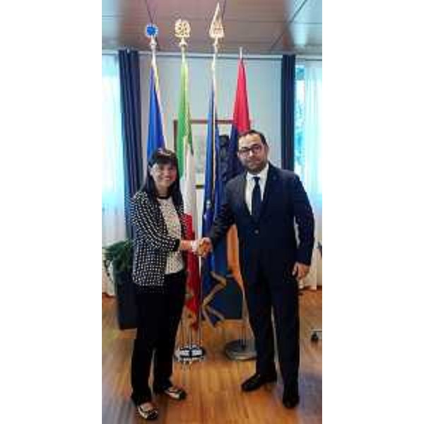 Debora Serracchiani (Presidente Regione Friuli Venezia Giulia) e Sargis Ghazaryan (Ambasciatore della Repubblica d’Armenia in Italia) – Udine 12/07/2014