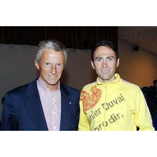 Riccardo Illy (Presidente Regione Friuli Venezia Giulia) con Gilberto Simoni (Vincitore tappa Zoncolan/Giro d'Italia) alla festa per il ritorno di Simoni in Carnia. (Comeglians 23/08/07)