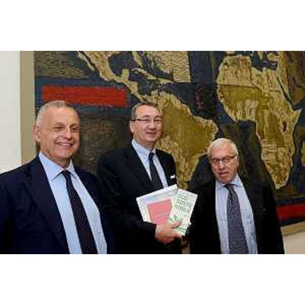 Sergio Bolzonello (Vicepresidente FVG e Assessore regionale Attività produttive), Emilio Terpin (presidente Autovie Venete) e Claudio Rossetti (amministratore unico di Echo Comunicazione d’Impresa) – Trieste 15/07/2014