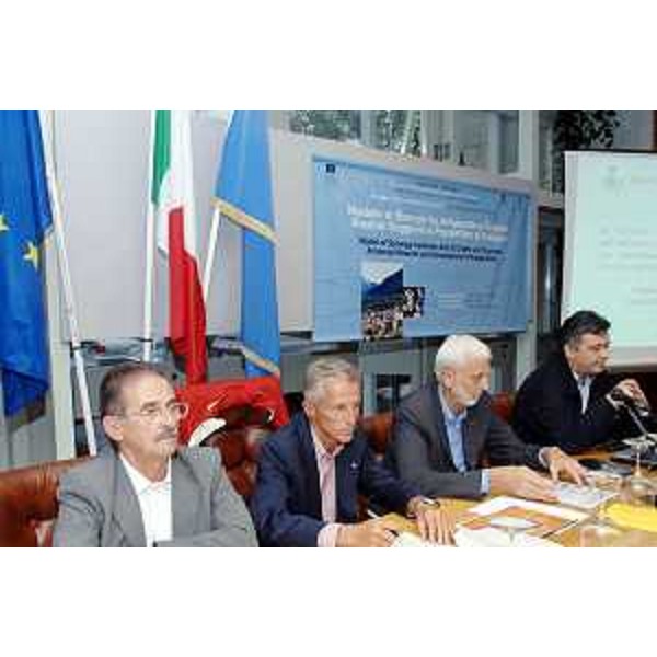 Riccardo Illy (Presidente Regione Friuli Venezia Giulia) interviene all'inaugurazione della rete civica wifi a Sutrio. (Sutrio 23/08/07)