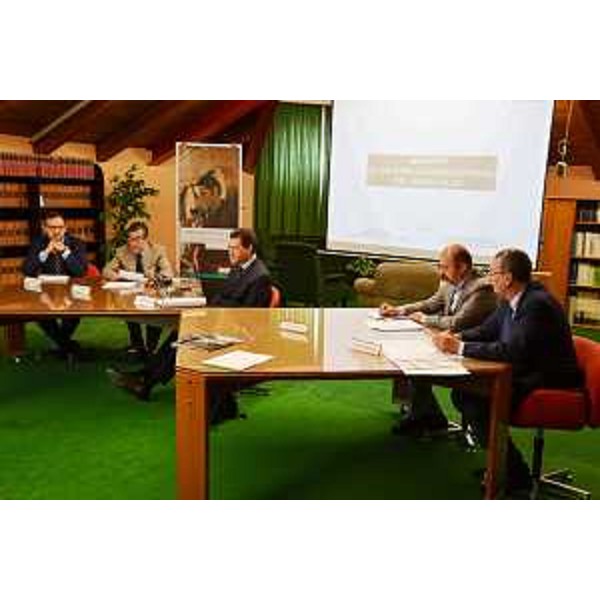 Sergio Bolzonello (Vicepresidente FVG e Assessore regionale Attività produttive), Franco Manzato (Assessore Agricoltura Regione Veneto), Daniele Marini (direttore di Community Media Research), Antonio Scardaccio (presidente di FriulAdria) e Gerald Gregoire (vicedirettore generale di FriulaAdria) – Pordenone 14/07/2014