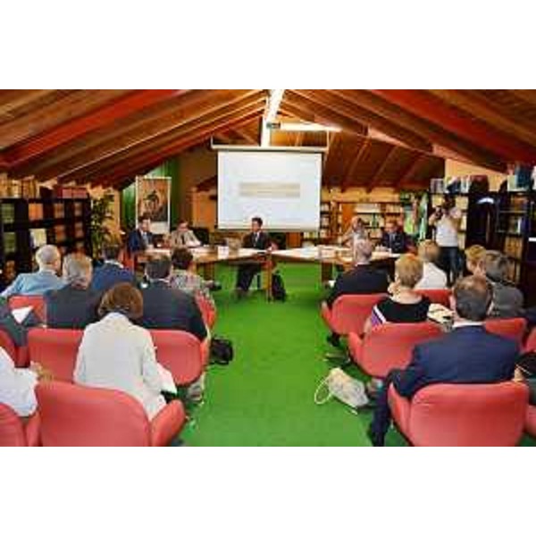 Conferenza di presentazione dell’indagine “L’agrindustria del Nord Italia verso l’Expo 2015, tutelare il made in Italy per supportare le imprese all’estero” promossa d FriulAdria Crédit Agricole e realizzata da Community Media Research in collaborazione con Regione FVG e Veneto – Pordenone 14/07/2014