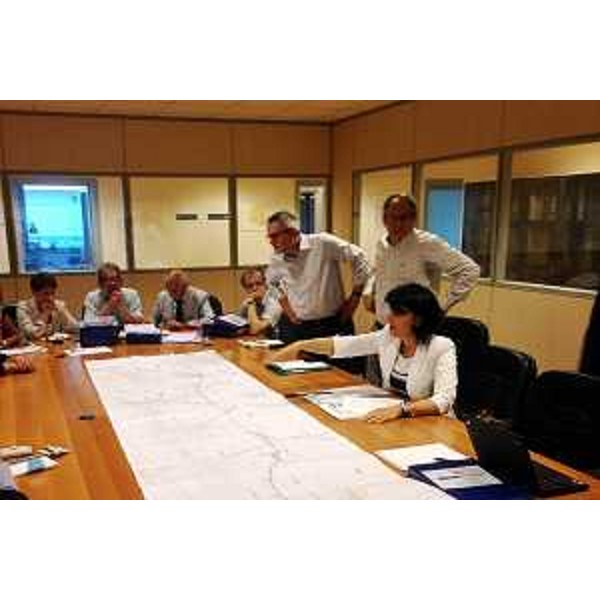 Mariagrazia Santoro (Assessore regionale Infrastrutture, Mobilità, Pianificazione territoriale, Lavori pubblici, Università) durante l’incontro con i sindaci dei comuni interessati dall’attraversamento della tangenziale Udine Sud – Udine 16/07/2014