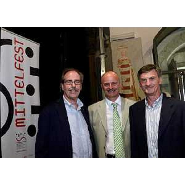 Gianni Torrenti (Assessore regionale Cultura, Sport e Solidarietà), Franco Calabretto (direttore artistico Mittelfest) e Federico Rossi (presidente Mittelfest) all’inaugurazione di Mittelfest 2014 – Cividale 19/07/2014