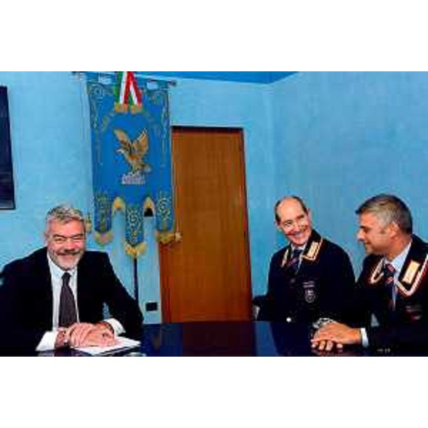 Paolo Panontin (Assessore regionale Funzione pubblica, Autonomie locali, Coordinamento Riforme, Caccia e Risorse ittiche, Protezione civile), generale Michele Ladislao (ispettore pro tempore Associazione Nazionale Carabinieri) ed Ettore Perotti (coordinatore Nucleo Regionale Volontari e Protezione civile ANC) – Trieste 24/07/2014