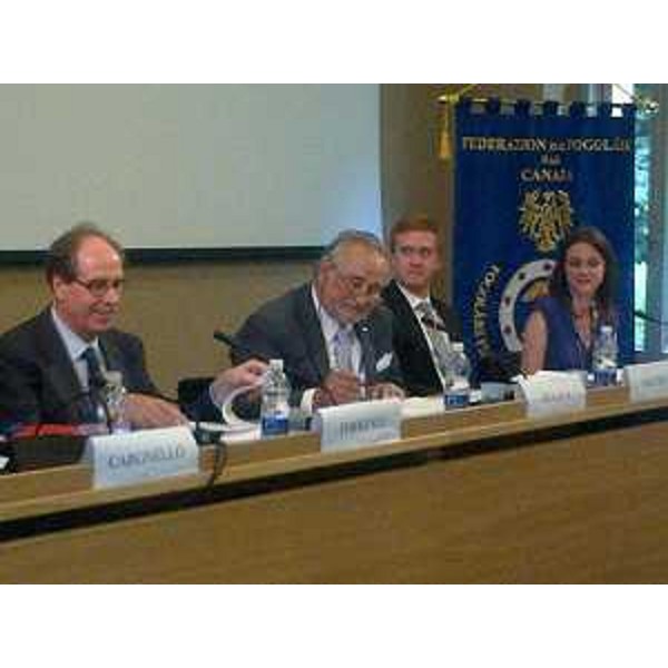 Gianni Torrenti (Assessore Cultura FVG) e Primo Di Luca (Console onorario Canada a Udine) alla cerimonia di chiusura, con il convegno "Scuvierzi lis Nestris Lidris" (Scoprire le Nostre Radici), del XL anniversario di fondazione della Federazione dei Fogolârs Furlans del Canada - Villa Manin di Passariano (UD) 27/07/2014