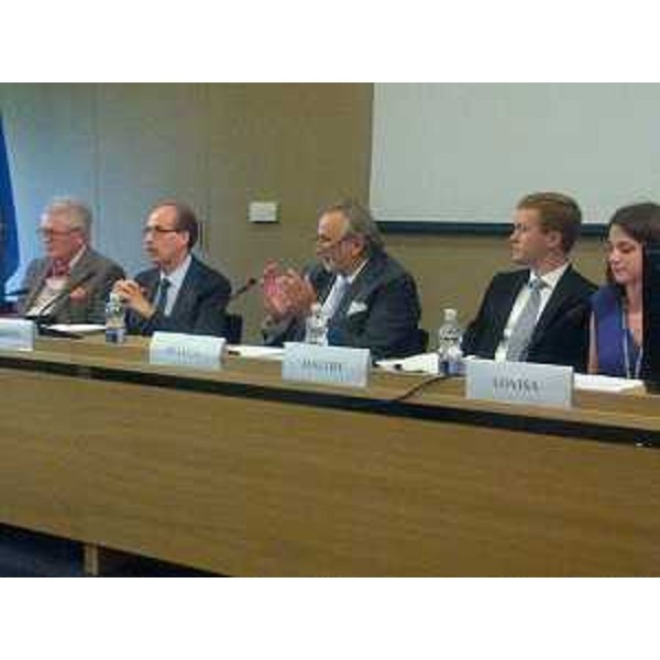 Ivano Cargnello (Presidente Federazione Fogolârs Furlans Canada), Gianni Torrenti (Assessore Cultura FVG) e Primo Di Luca (Console onorario Canada a Udine) alla cerimonia di chiusura, con il convegno "Scuvierzi lis Nestris Lidris" (Scoprire le Nostre Radici), del XL anniversario di fondazione della Federazione dei Fogolârs Furlans del Canada - Villa Manin di Passariano (UD) 27/07/2014