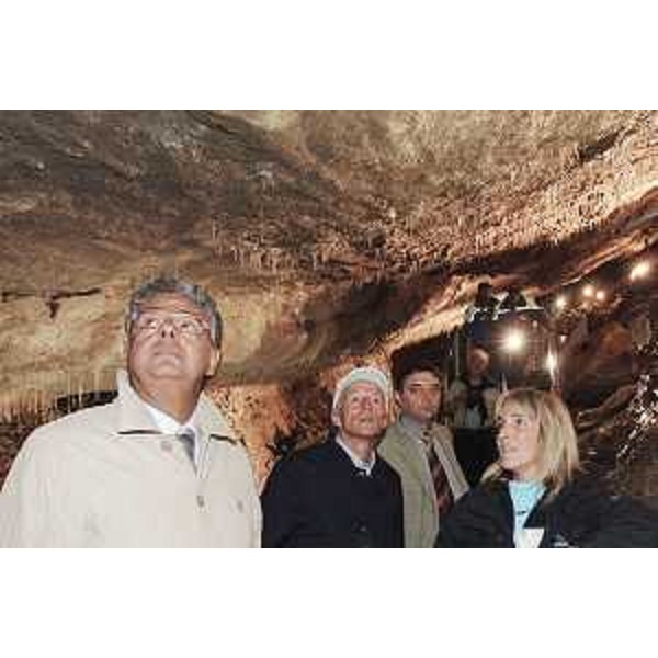 Riccardo Illy (Presidente Regione Friuli Venezia Giulia) e Roberto Antonaz (Assessore regionale Cultura) visitano la Grotta Nuova di Villanova in Comune di Lusevera. (Lusevera 24/08/07)