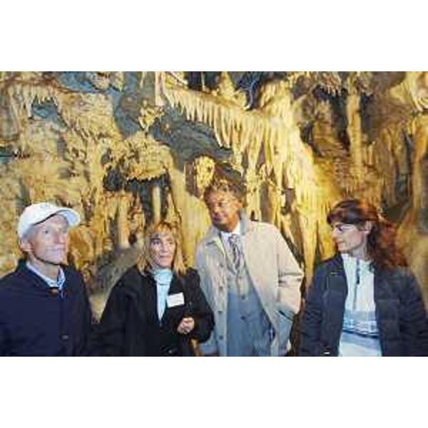 Riccardo Illy (Presidente Regione Friuli Venezia Giulia) e Roberto Antonaz (Assessore regionale Cultura) visitano la Grotta Nuova di Villanova in Comune di Lusevera. (Lusevera 24/08/07)