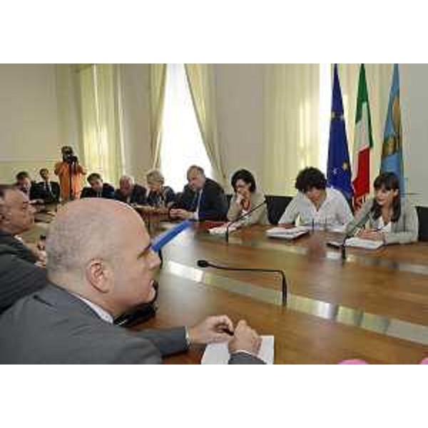 Maria Teresa Bassa Poropat (Presidente Provincia Trieste), Roberto Cosolini (Sindaco Trieste), gli assessori regionali Sara Vito e Loredana Panariti (Ambiente e Lavoro) e Debora Serracchiani (Presidente Regione Friuli Venezia Giulia) al Tavolo sulla Ferriera di Servola (TS) - Trieste 01/08/2014