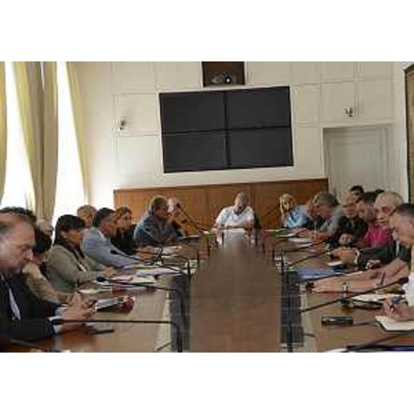 Debora Serracchiani (Presidente Regione Friuli Venezia Giulia) al Tavolo sulla Ferriera di Servola (TS) con istituzioni locali, parti sociali e rappresentanti del Gruppo Arvedi - Trieste 01/08/2014