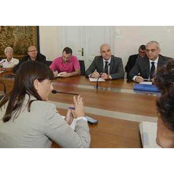 Debora Serracchiani (Presidente Regione Friuli Venezia Giulia) al Tavolo sulla Ferriera di Servola (TS) con istituzioni locali, parti sociali e rappresentanti del Gruppo Arvedi (Stefano Saglia) e Siderurgica Triestina (Francesco Rosato) - Trieste 01/08/2014