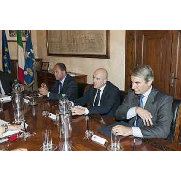 Gioacchino Alfano (Sottosegretario di Stato alla Difesa) alla riunione sull'impiego di beni immobili della Difesa siti sul territorio del FVG - Roma 05/08/2014