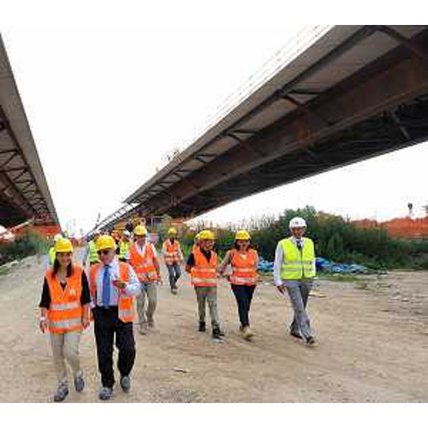 Debora Serracchiani (Presidente Regione Friuli Venezia Giulia), Emilio Terpin (Presidente Autovie Venete S.p.A.) e Mariagrazia Santoro (Assessore regionale Infrastrutture e Mobilità) durante il sopralluogo effettuato al cantiere della terza corsia dell'A4 tra Quarto d'Altino e San Donà - 07/08/2014