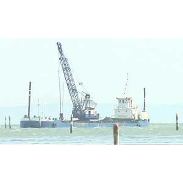 Imbarcazione per i lavori di dragaggio nel Canale di Primero – Grado 11/08/2014