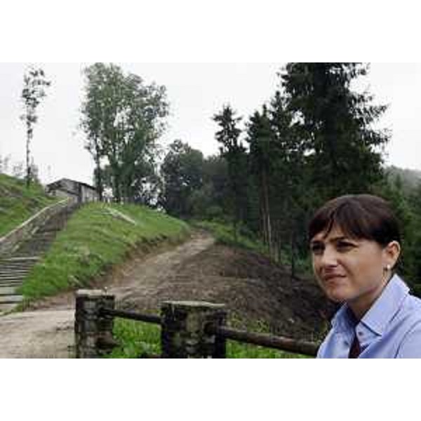 Debora Serracchiani (Presidente Regione Friuli Venezia Giulia) visita le zone colpite dal gelicidio dello scorso gennaio - Attimis (UD) 13/08/2014