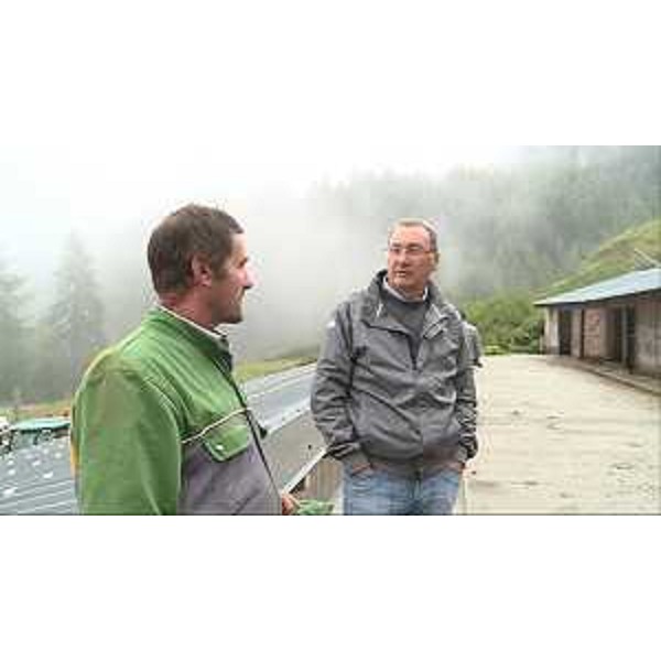 Sergio Bolzonello (Vicepresidente Regione FVG e assessore regionale Attività produttive e Risorse agricole e forestali) durante la visita alle malghe nei territori comunali di Prato Carnico, Socchieve, Sauris, Enemonzo e Ovaro - 20/08/2014