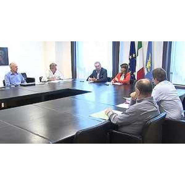 Incontro di Debora Serracchiani e Sergio Bolzonello (Presidente e vicepresidente Regione Friuli Venezia Giulia) con rappresentanti di comuni colpiti da gelicidio per discutere le modalità di accesso al Fondo regionale per la gestione delle emergenze in agricoltura - Udine 22/08/2014