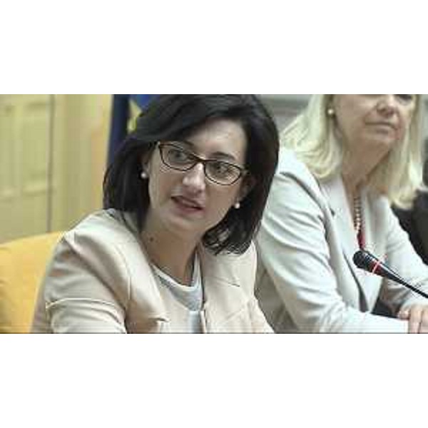 Sara Vito (Assessore regionale Ambiente ed Energia) alla presentazione dello studio "Biomonitoraggio di elementi in traccia tramite licheni nel territorio di Monfalcone e comuni limitrofi", nella Sala consiliare del Municipio - Monfalcone 01/09/2014