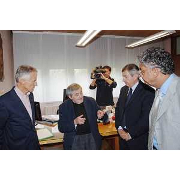 Riccardo Illy (Presidente Regione Friuli Venezia Giulia), Giovanni Canciani (Maestro musicista), Maurizio Vuerli (Sindaco Paularo) e Roberto Antonaz (Assessore regionale Cultura) alla Mozartina, dimora-museo del 1500 che raccoglie una preziosa collezione sulla storia degli strumenti a tastiera. (Paularo 31/08/07)