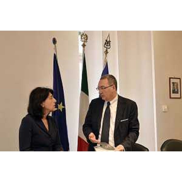 Mariagrazia Santoro (Assessore regionale Infrastrutture, Mobilità, Pianificazione territoriale, Lavori pubblici, Università) e Sergio Bolzonello (Vicepresidente Regione FVG e assessore regionale Attività produttive, Commercio, Cooperazione, Risorse agricole e forestali) durante la riunione della Giunta regionale - Trieste 05/09/2014