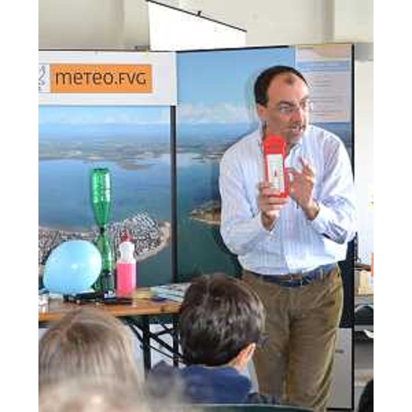 Sergio Nordio (Servizio Previsioni OSMER ARPA FVG) nel corso del laboratorio didattico che si è svolto a Marano Lagunare il 28 febbraio 2014