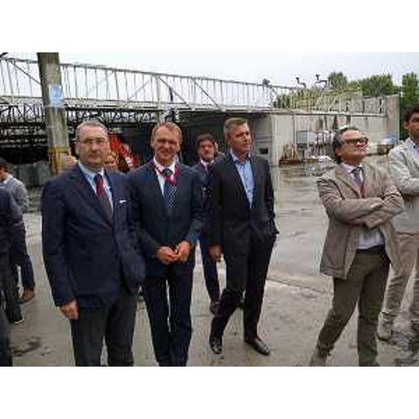 Sergio Bolzonello (Vicepresidente Regione FVG e assessore regionale Attività produttive) e Sergej Kolesnikov (Presidente Gruppo TechnoNICOL Corporation-TC) alla nuova unità produttiva della TechnoNICOL Italia S.r.l. - Pasiano di Pordenone 11/09/2014